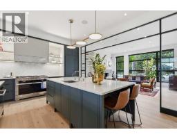 2407 31 Avenue SW - photo 14