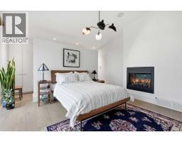 2407 31 Avenue SW - photo 26