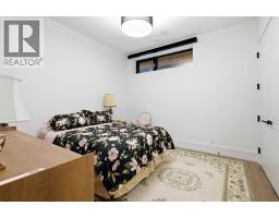 2407 31 Avenue SW - photo 41