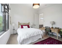 2407 31 Avenue SW - photo 33