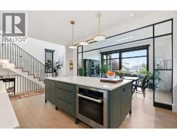 2407 31 Avenue SW - photo 13