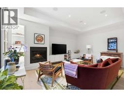 2407 31 Avenue SW - photo 38