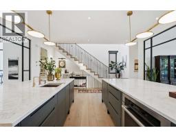 2407 31 Avenue SW - photo 12