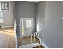 44 Alice Drive thumbnail 2