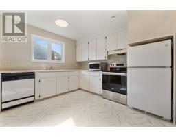 74 Fox Avenue thumbnail 9