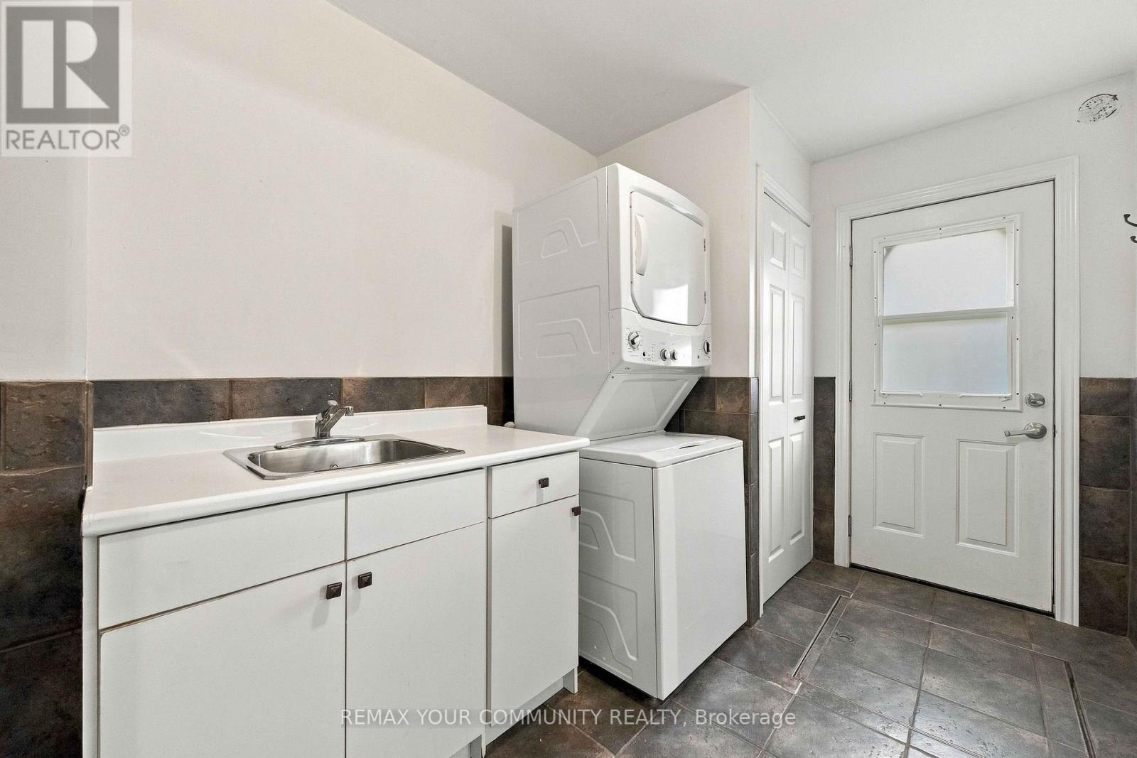 18863 Leslie Street — photo 19
