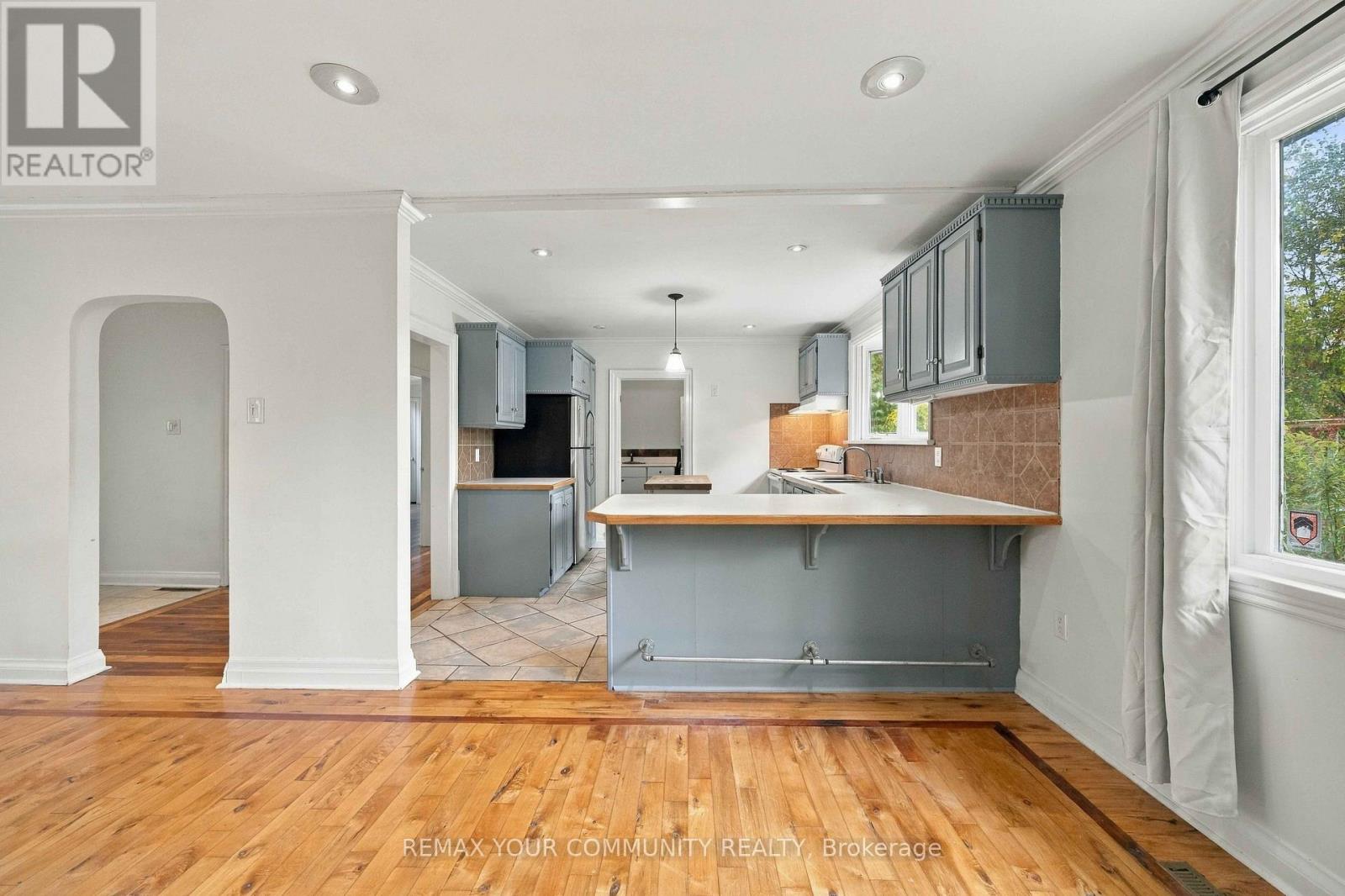 18863 Leslie Street — photo 13
