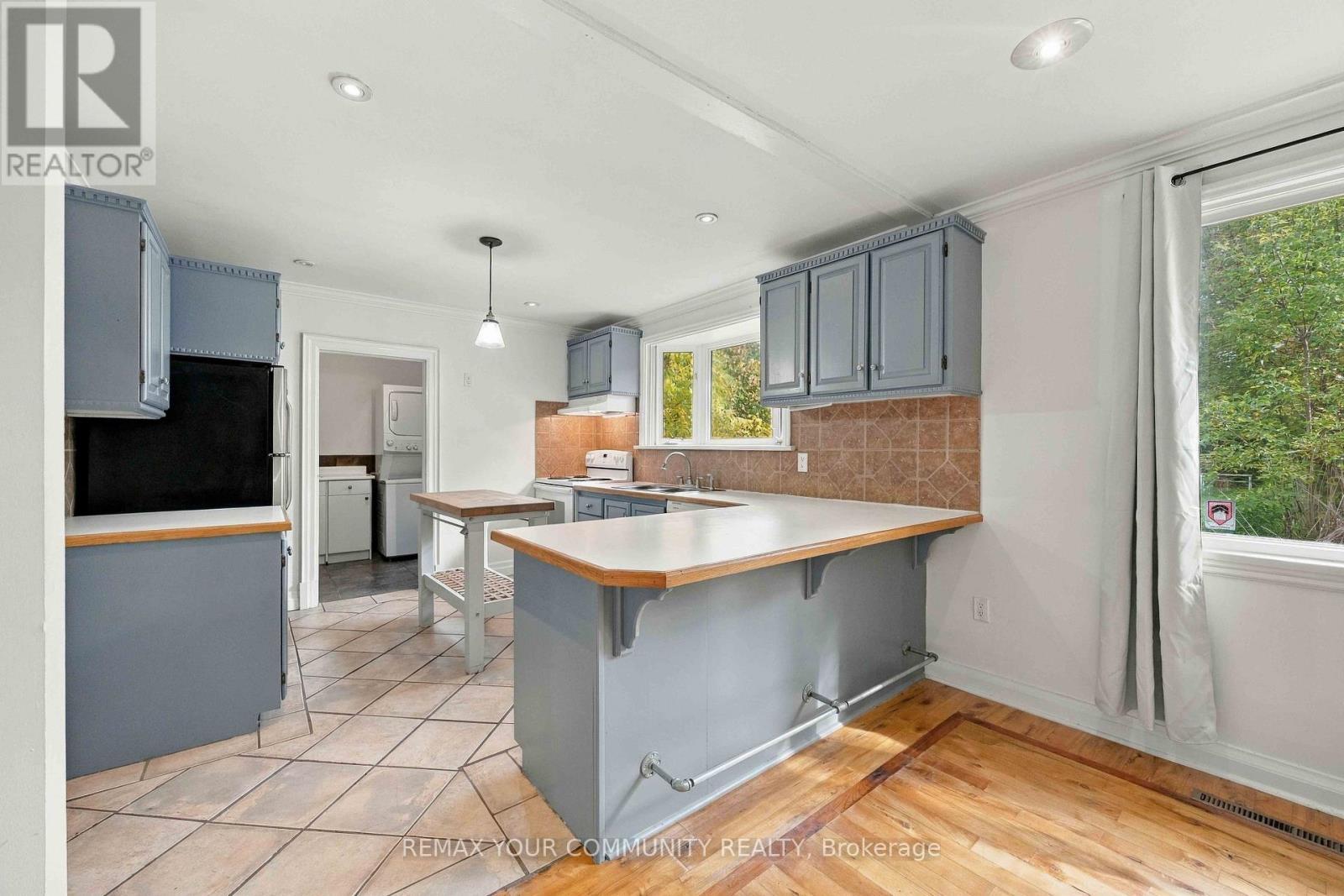 18863 Leslie Street — photo 14