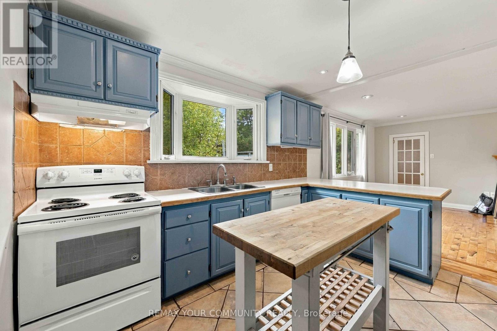 18863 Leslie Street — photo 17