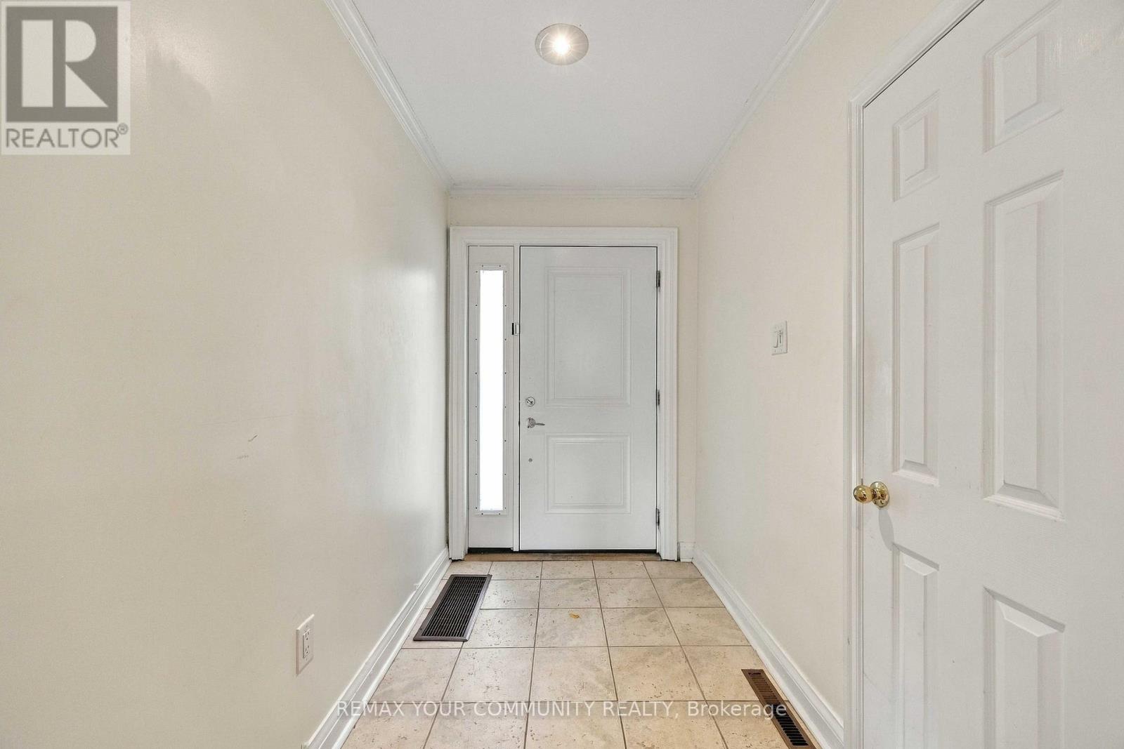 18863 Leslie Street — photo 4