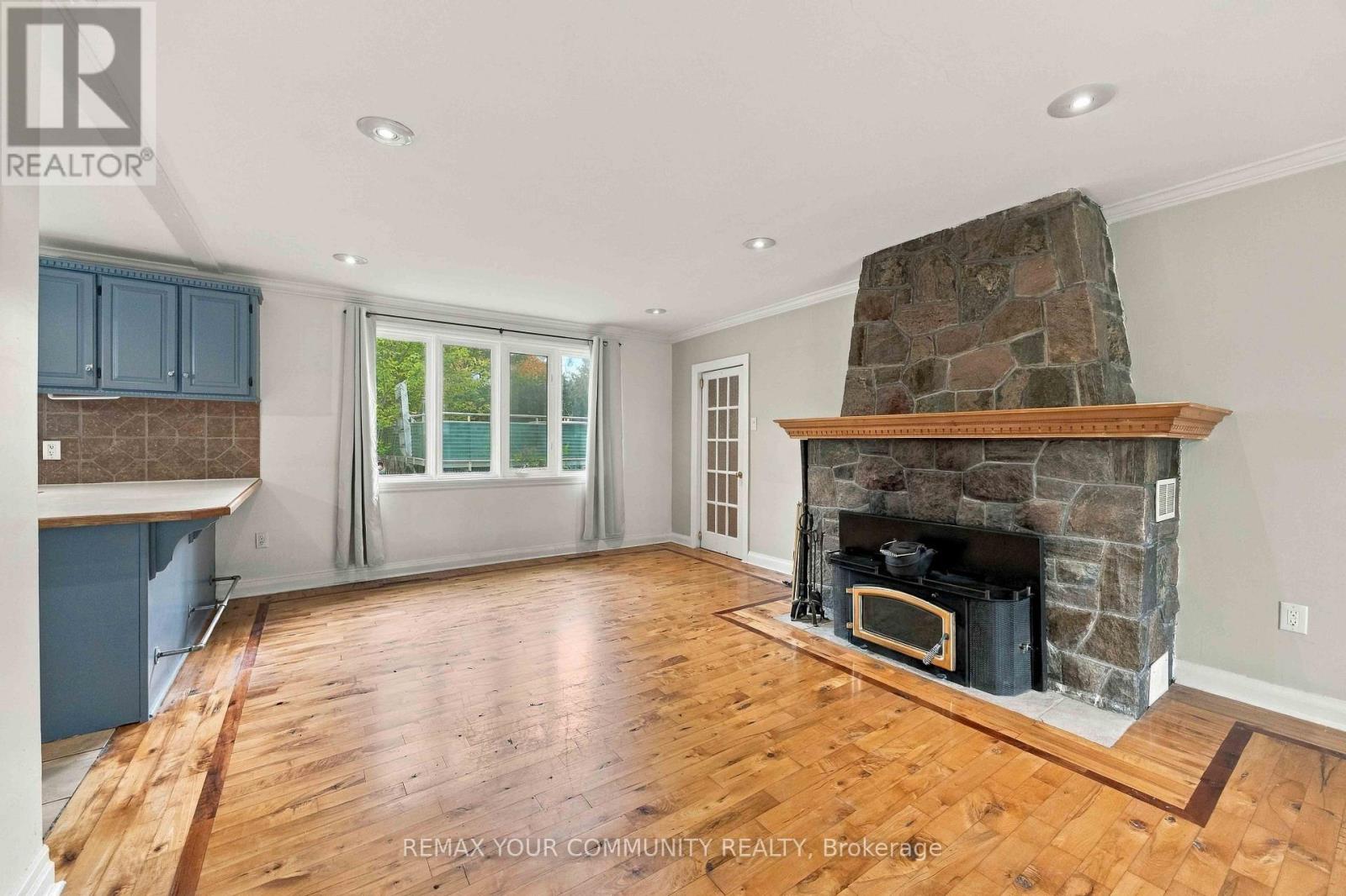 18863 Leslie Street — photo 10