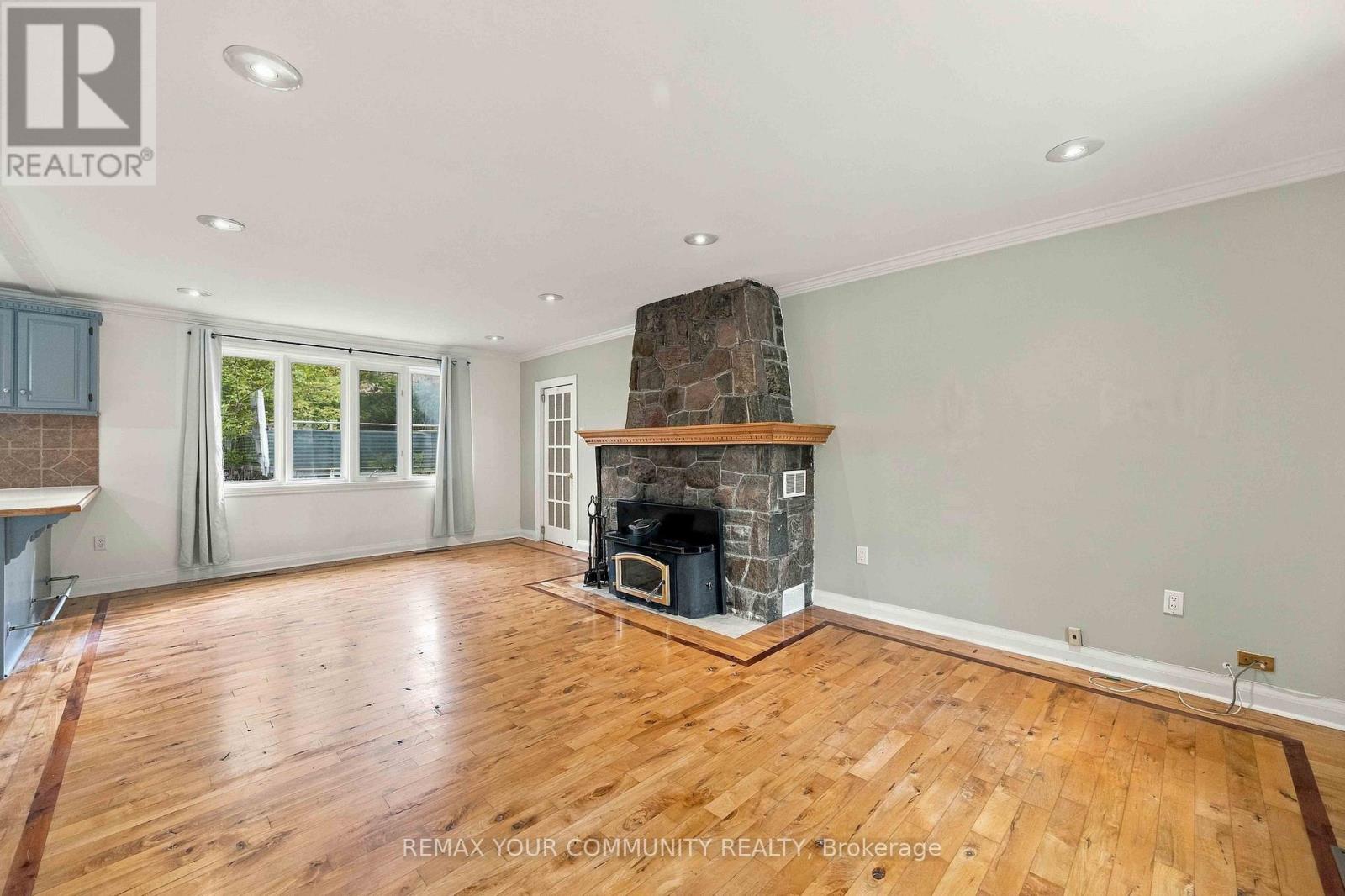 18863 Leslie Street — photo 7