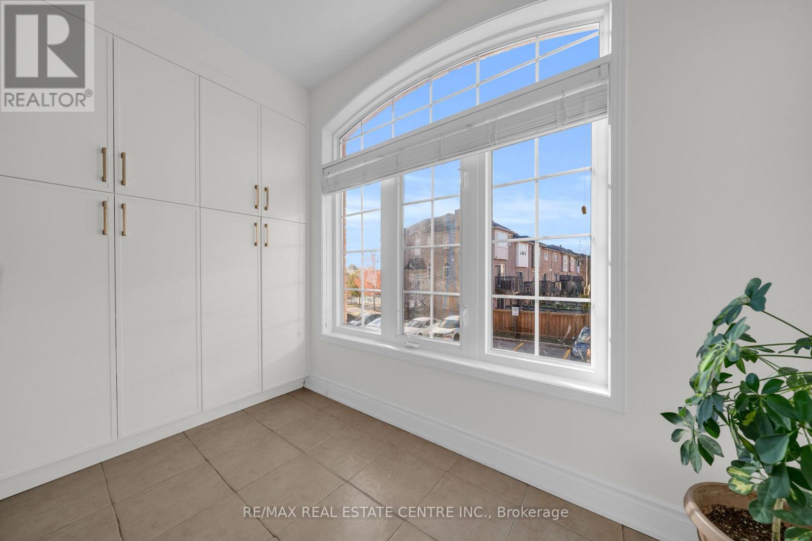 3440 Redpath Circle — photo 12