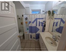 2nd Floor Unit - 255 Indian Road, Toronto, ON M6R2X3 Photo 8