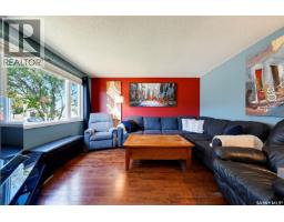 Living room - 2113 Ste Cecilia Avenue, Saskatoon, SK S7M0P3 Photo 9