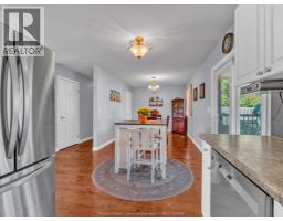 Kitchen - 27 Eastgrove, Leamington, ON N8H5J7 Photo 10