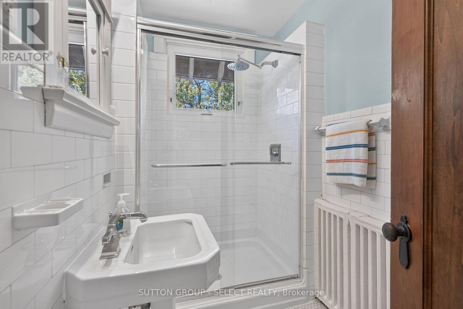 427 WORTLEY ROAD - 23