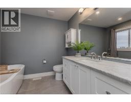 24 Newcastle Court, Hamilton, ON L8V0A6 Photo 19