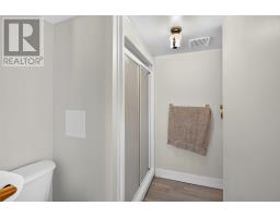 20 Meadow Road thumbnail 21