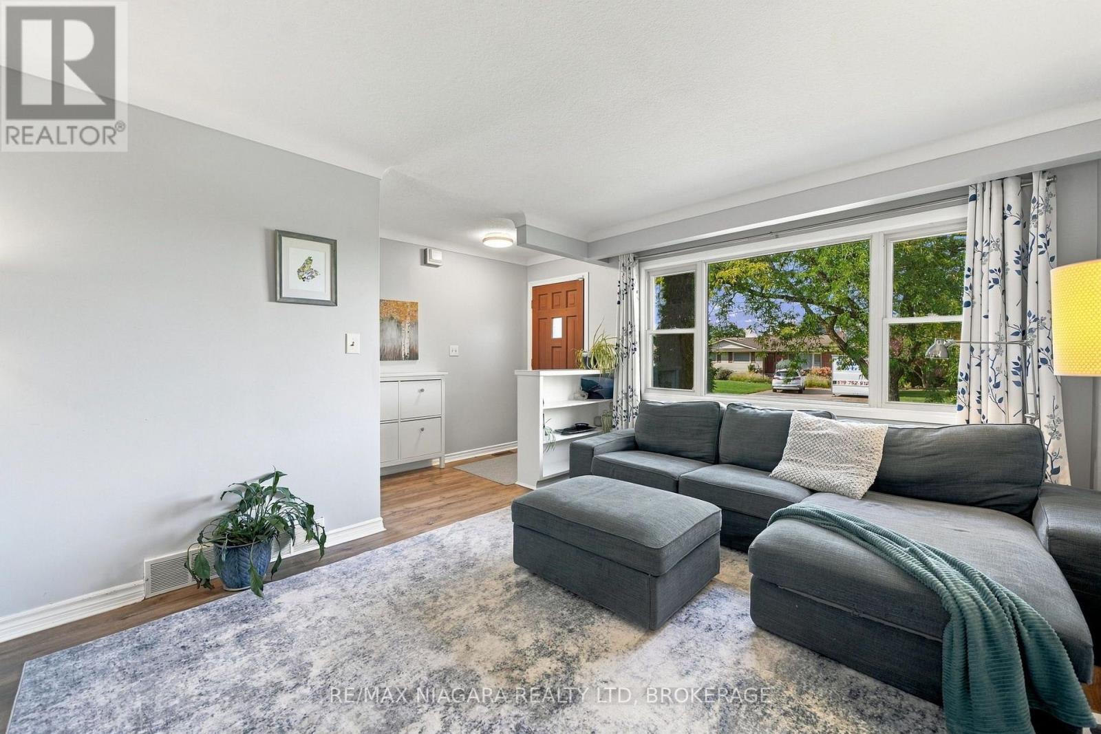 123 MEREDITH DRIVE - 10