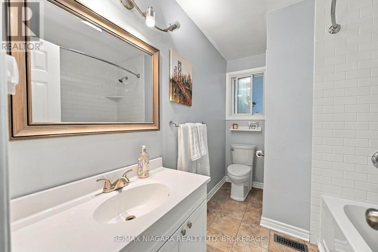 123 MEREDITH DRIVE - 17