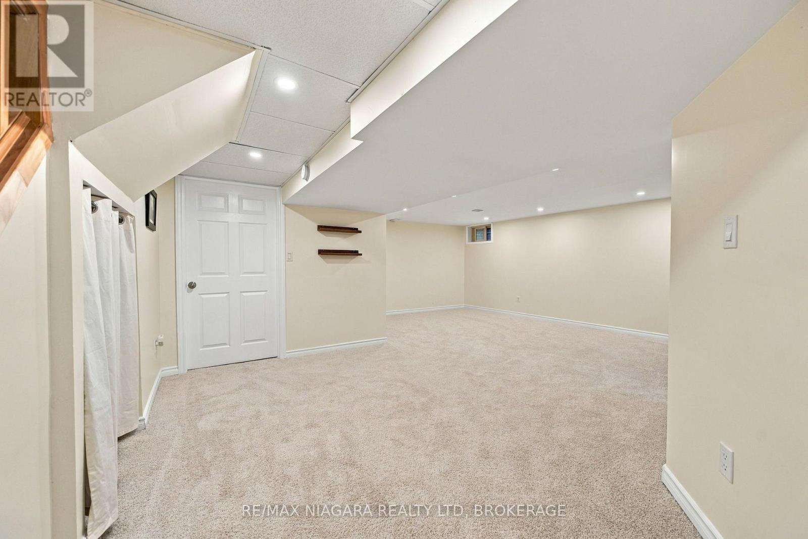 123 MEREDITH DRIVE - 25