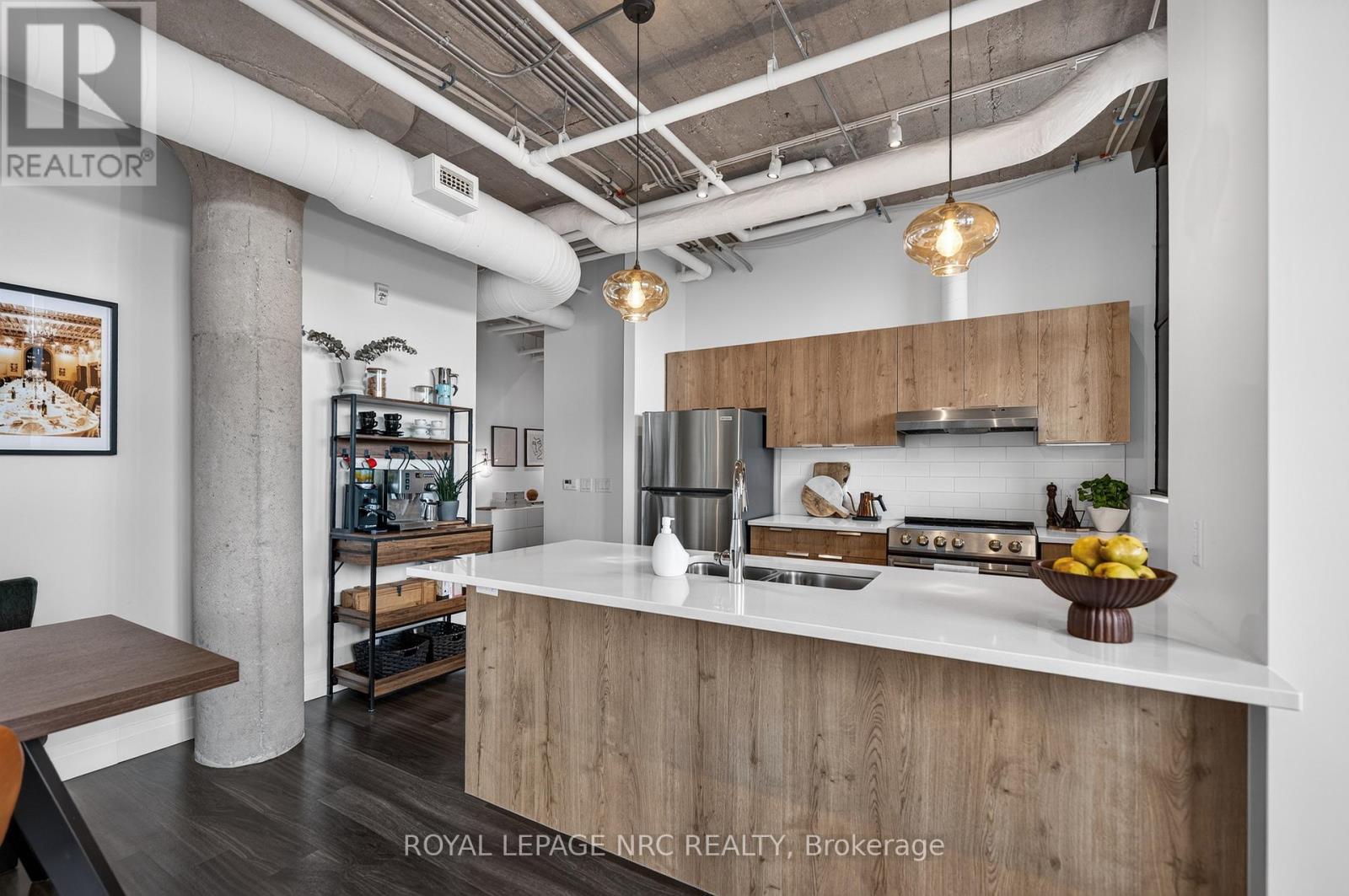 120 Huron Street — photo 12