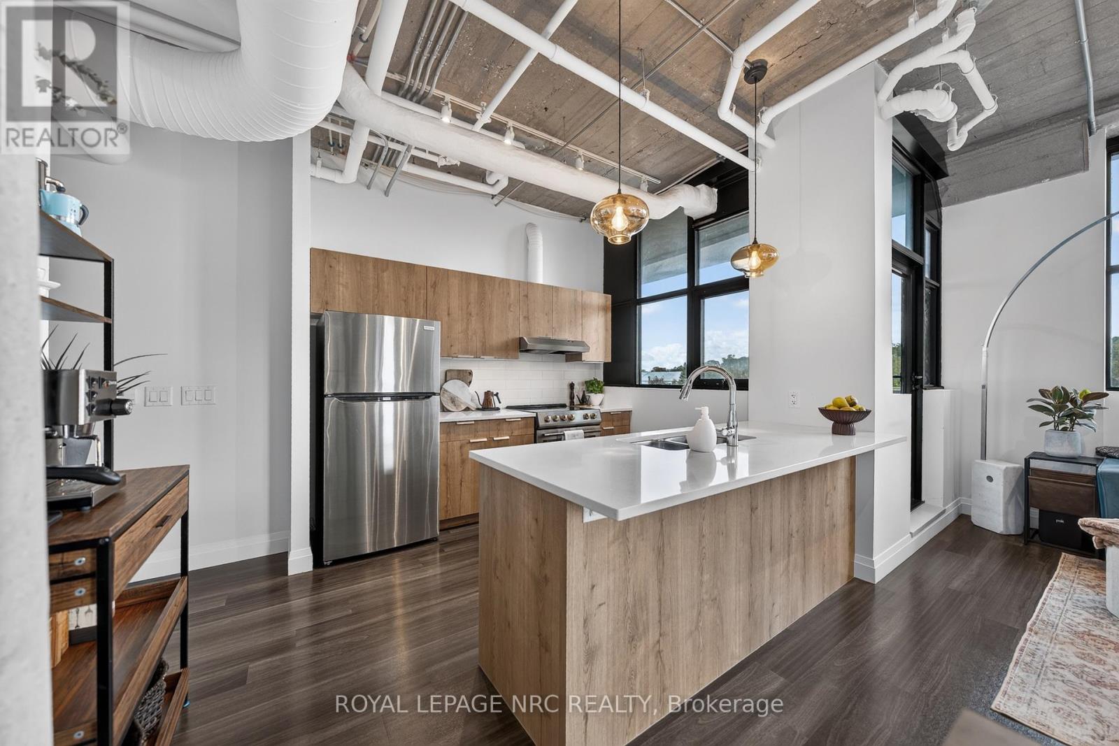 120 Huron Street — photo 13