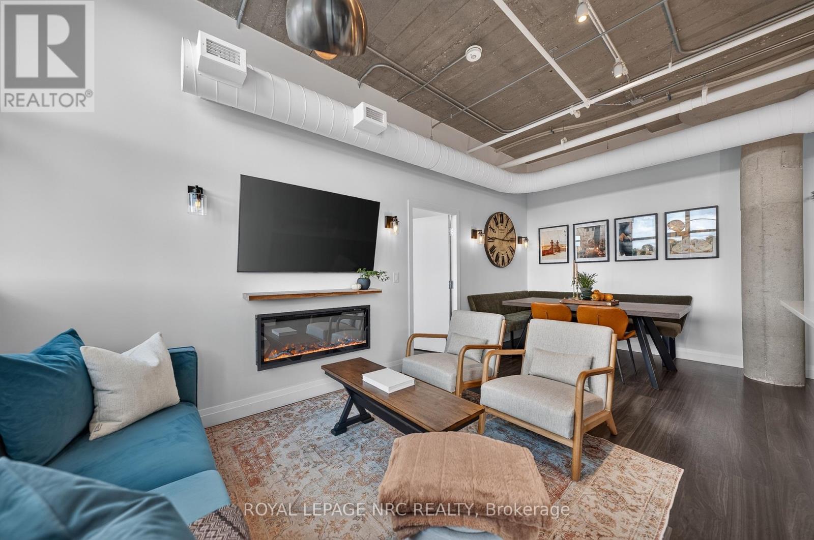 120 Huron Street — photo 24