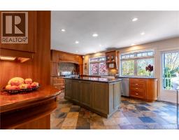 215 Kimble Drive, photo 3