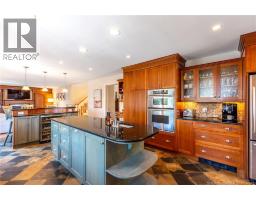 5pc Ensuite bath - 215 Kimble Drive, Fredericton, NB E3B6Y1 Photo 6
