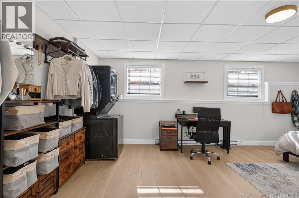 4 Lansdown Avenue - 32