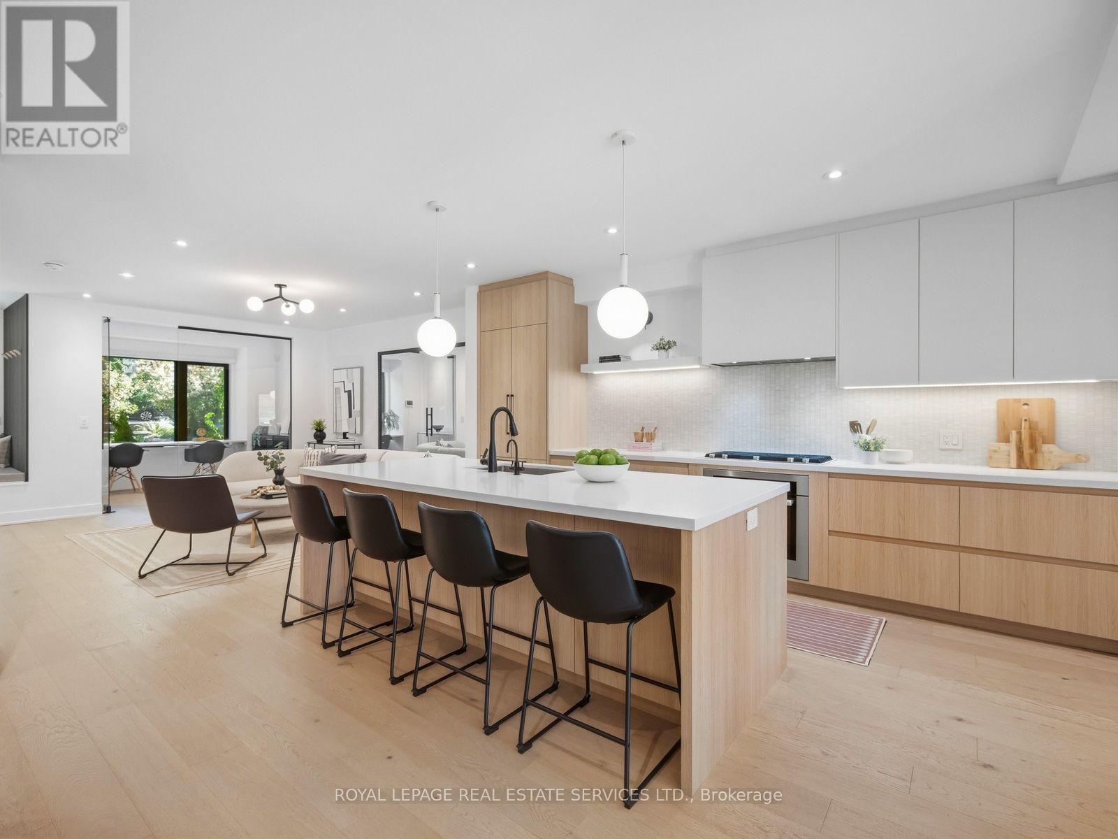 374 Spadina Road, Toronto, ON photo 10