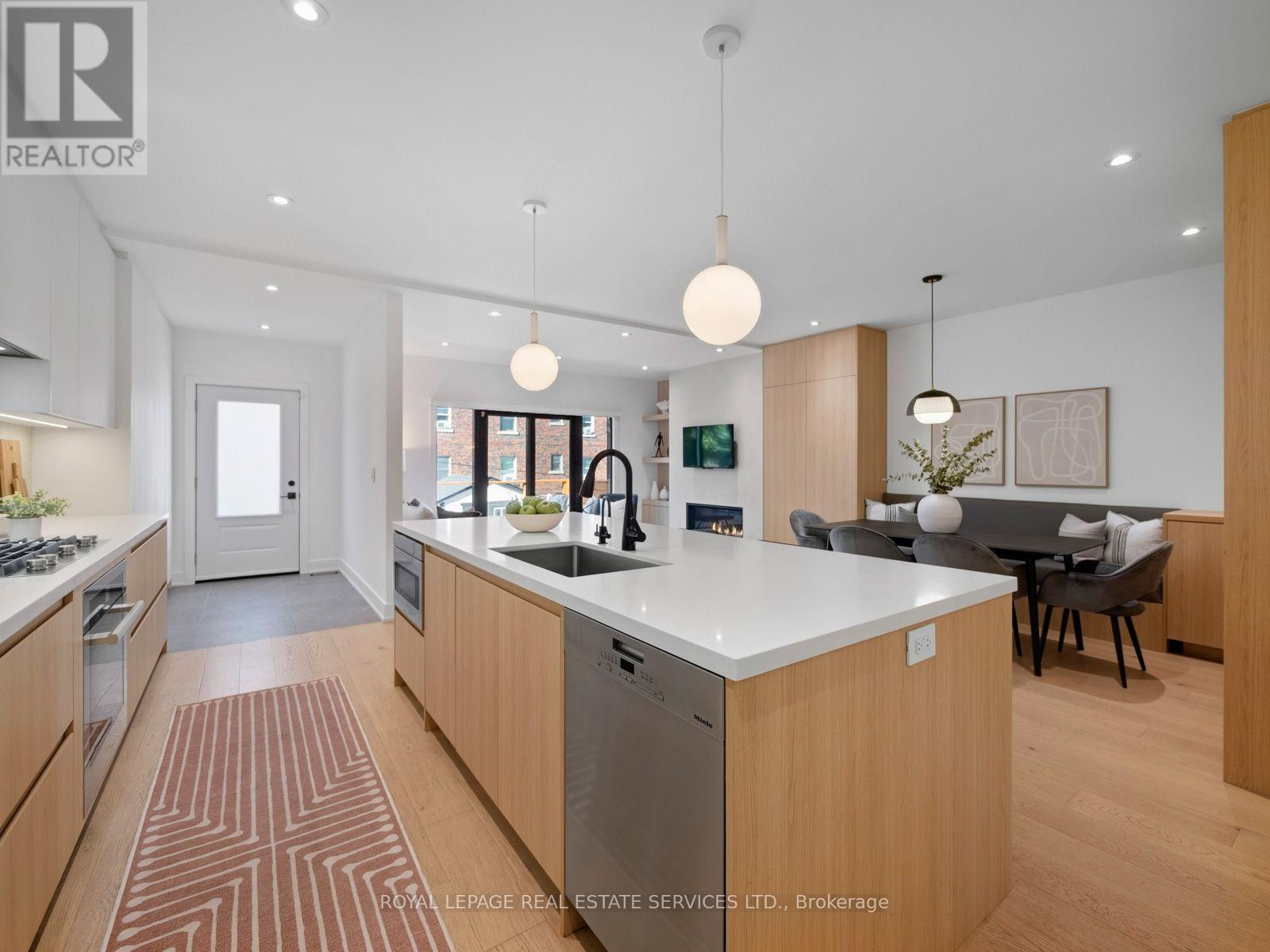 374 Spadina Road, Toronto, ON photo 8