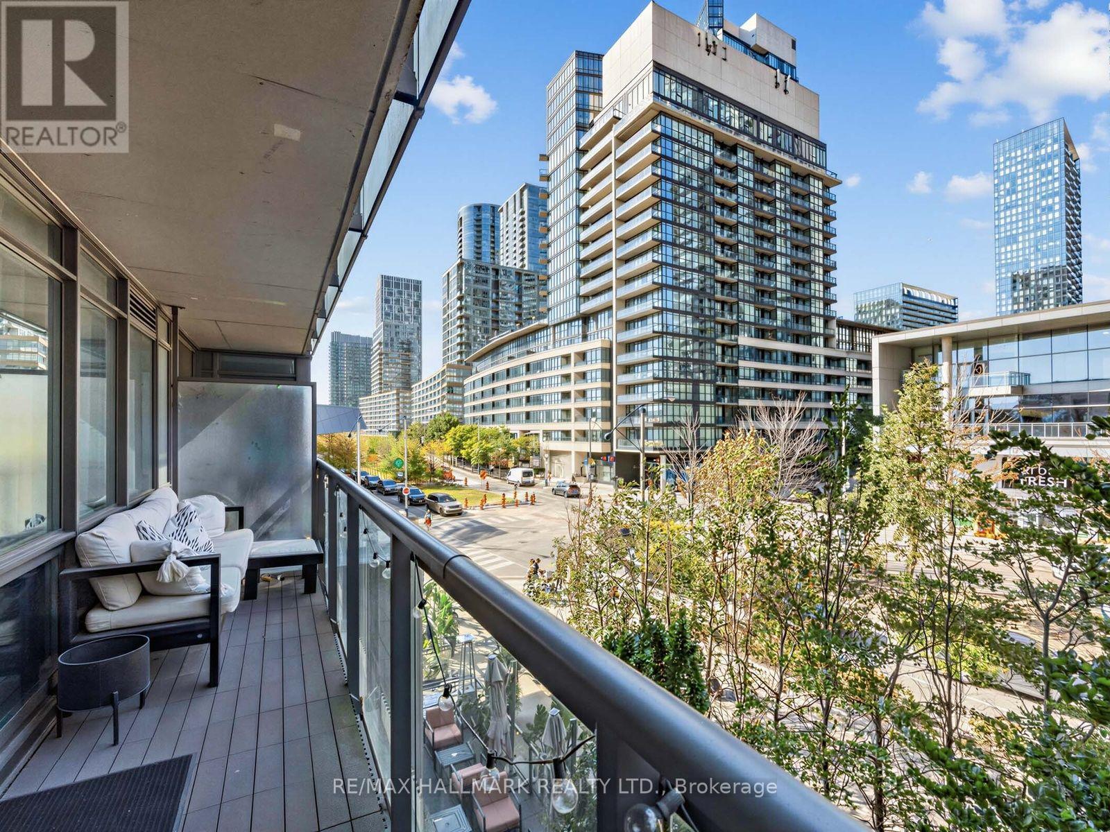 15 Fort York Boulevard — photo 13