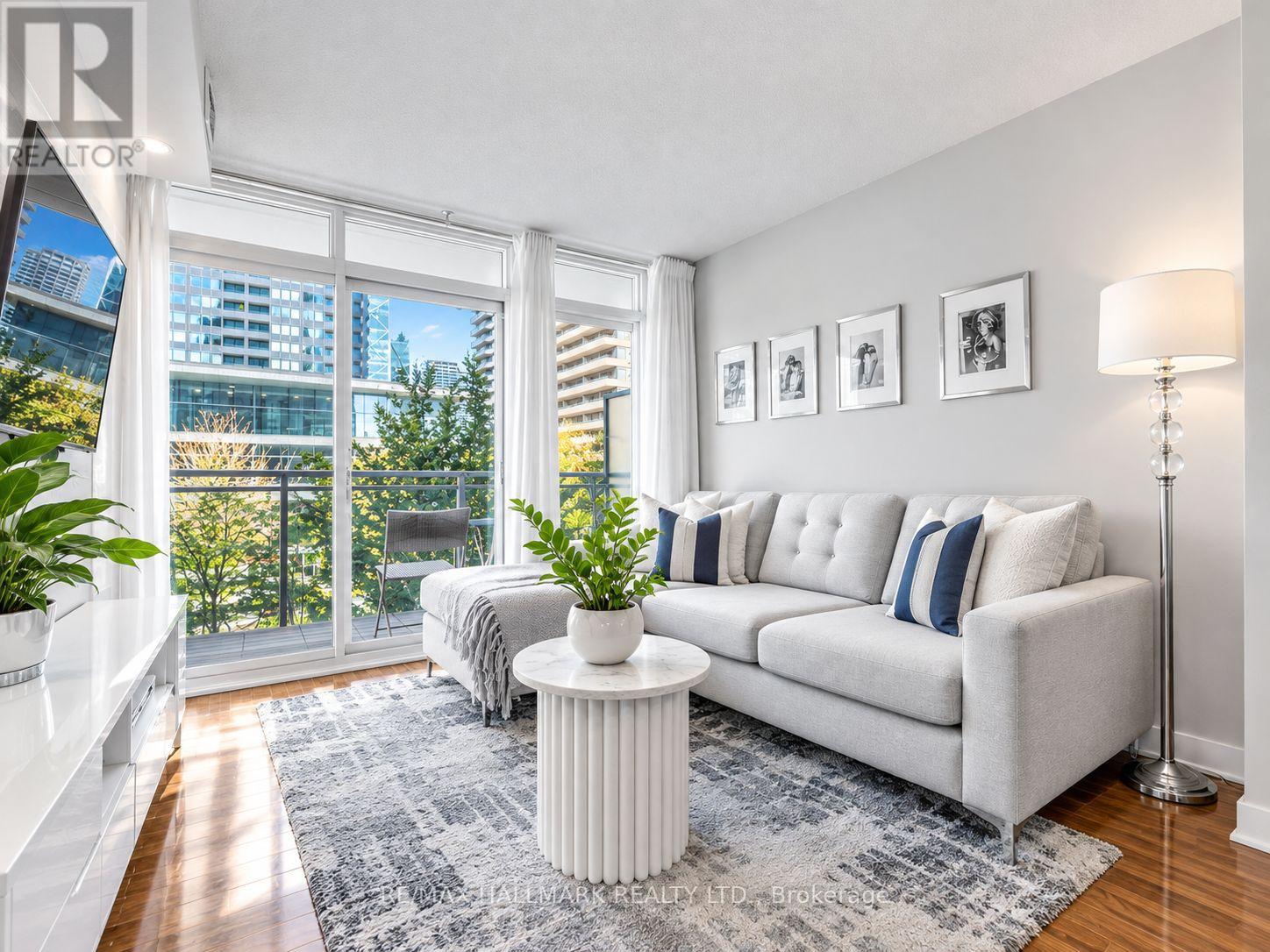 15 Fort York Boulevard — photo 4