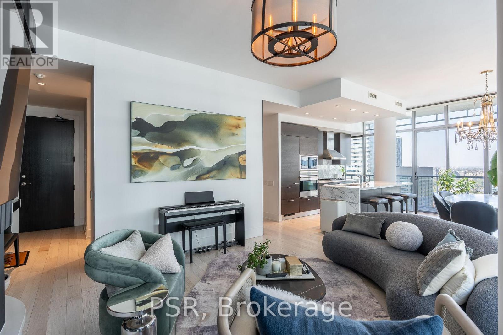 33 Charles Street East — photo 11