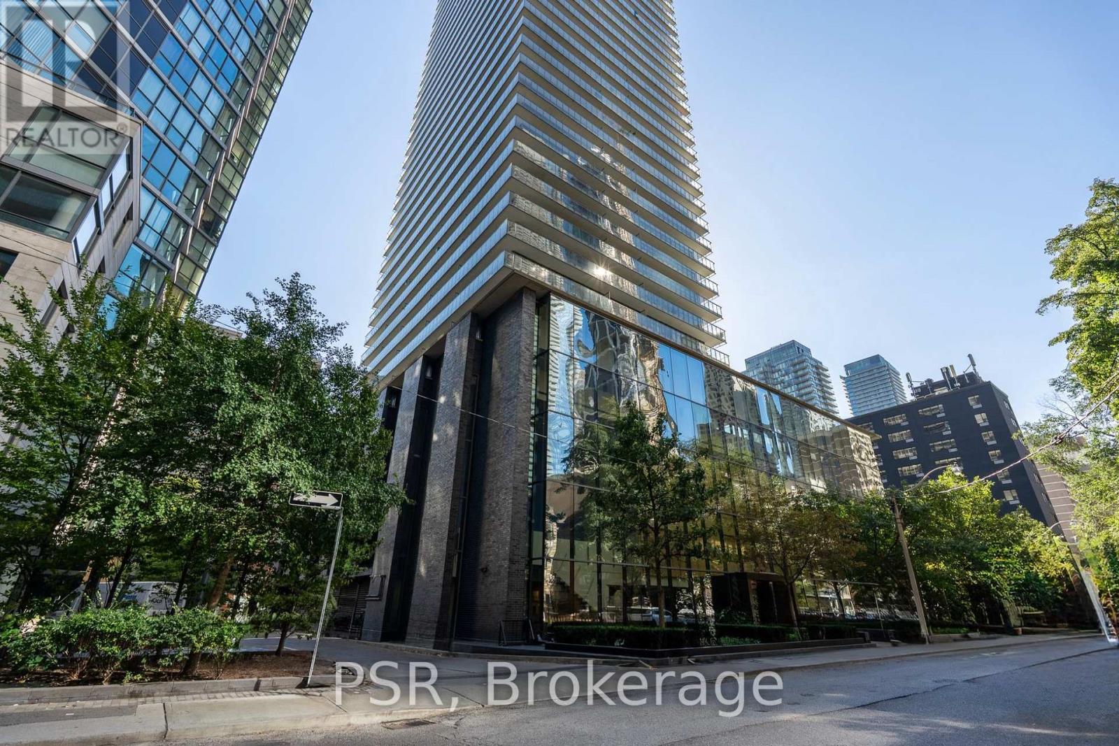 33 Charles Street East — photo 28