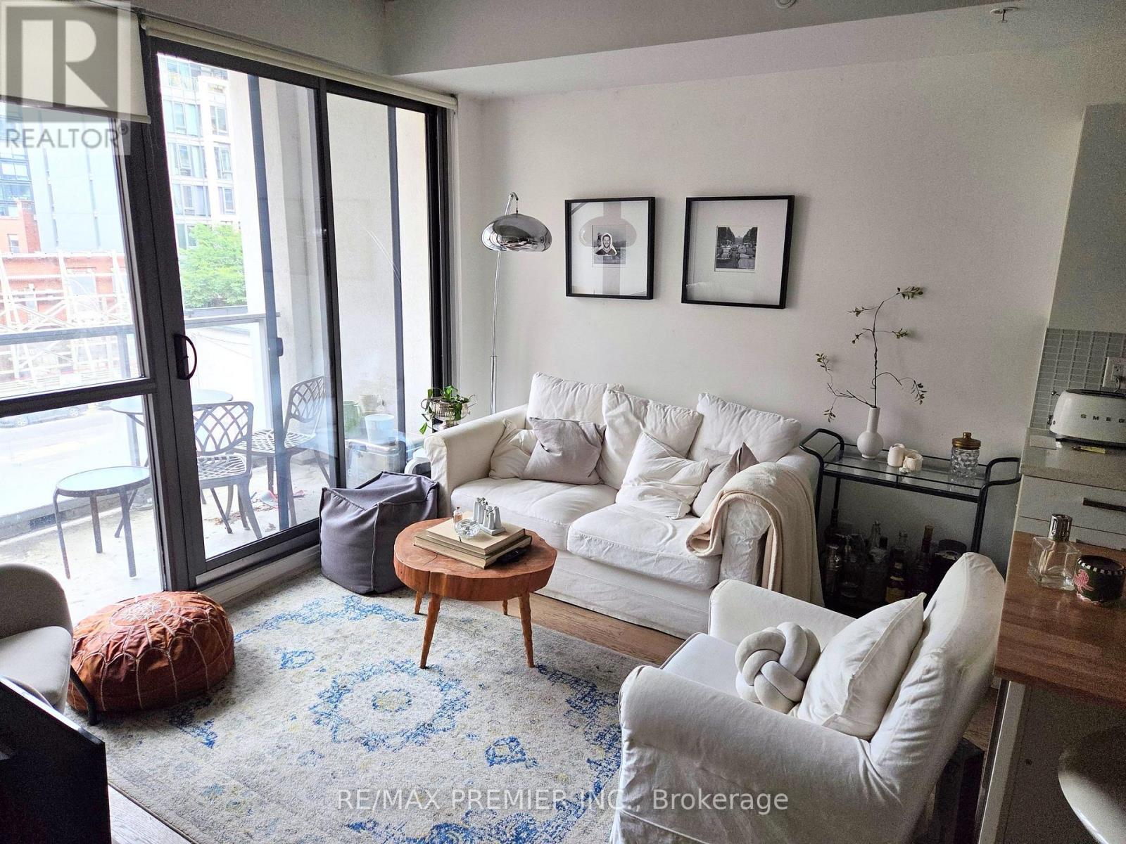 39 Brant Street — photo 3