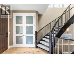 1834 30 Avenue SW - photo 2