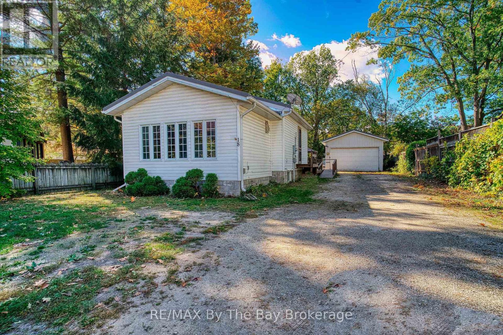 18 ELM DRIVE - 4