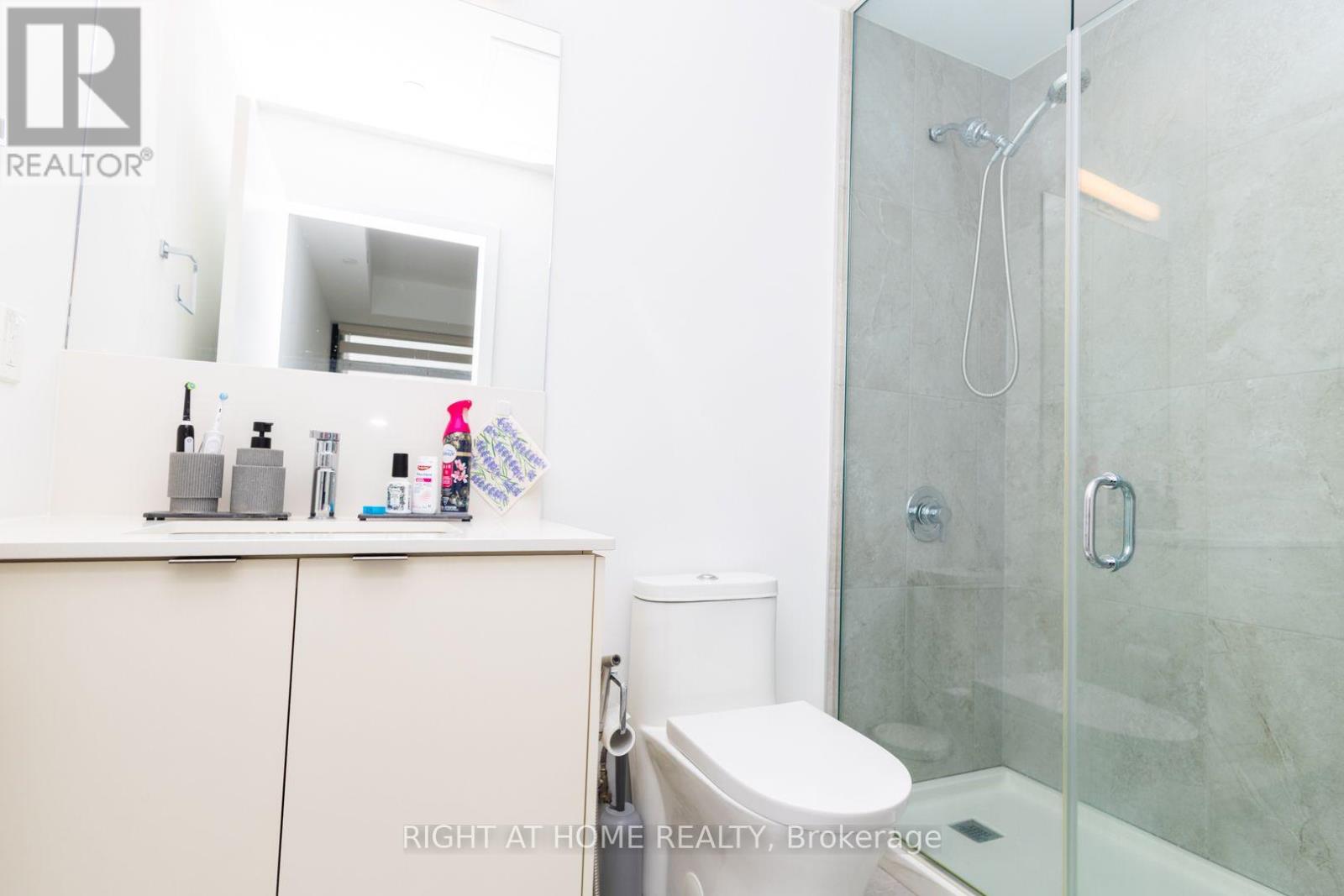 908 A- 1606 Charles Street, Whitby, ON photo 9
