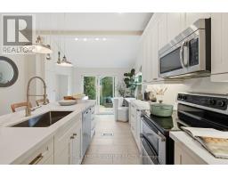 170 Broadview Avenue, Toronto, ON M4M2G5 Photo 16