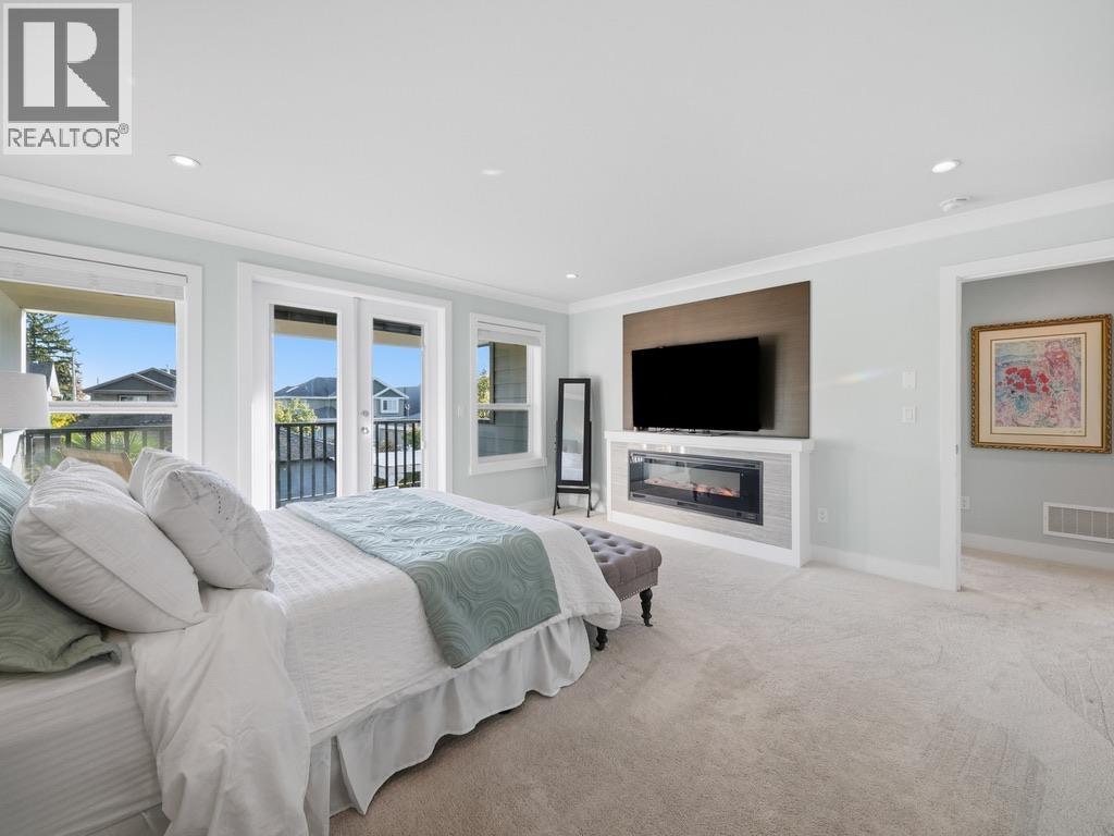 Photo of 355 E 15TH STREET 23