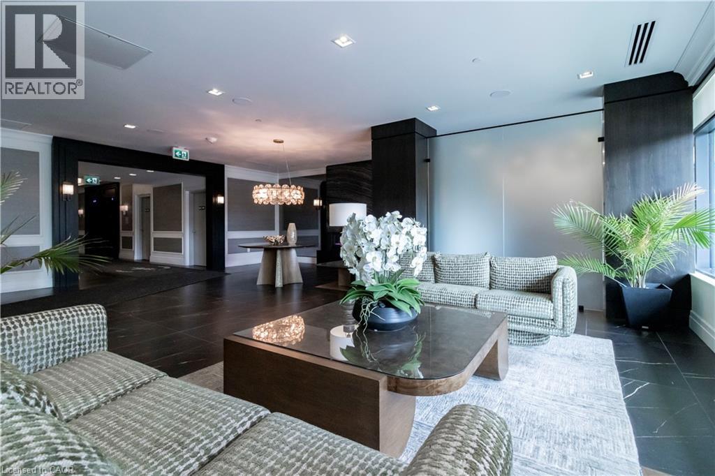 155 Caroline Street South — photo 42