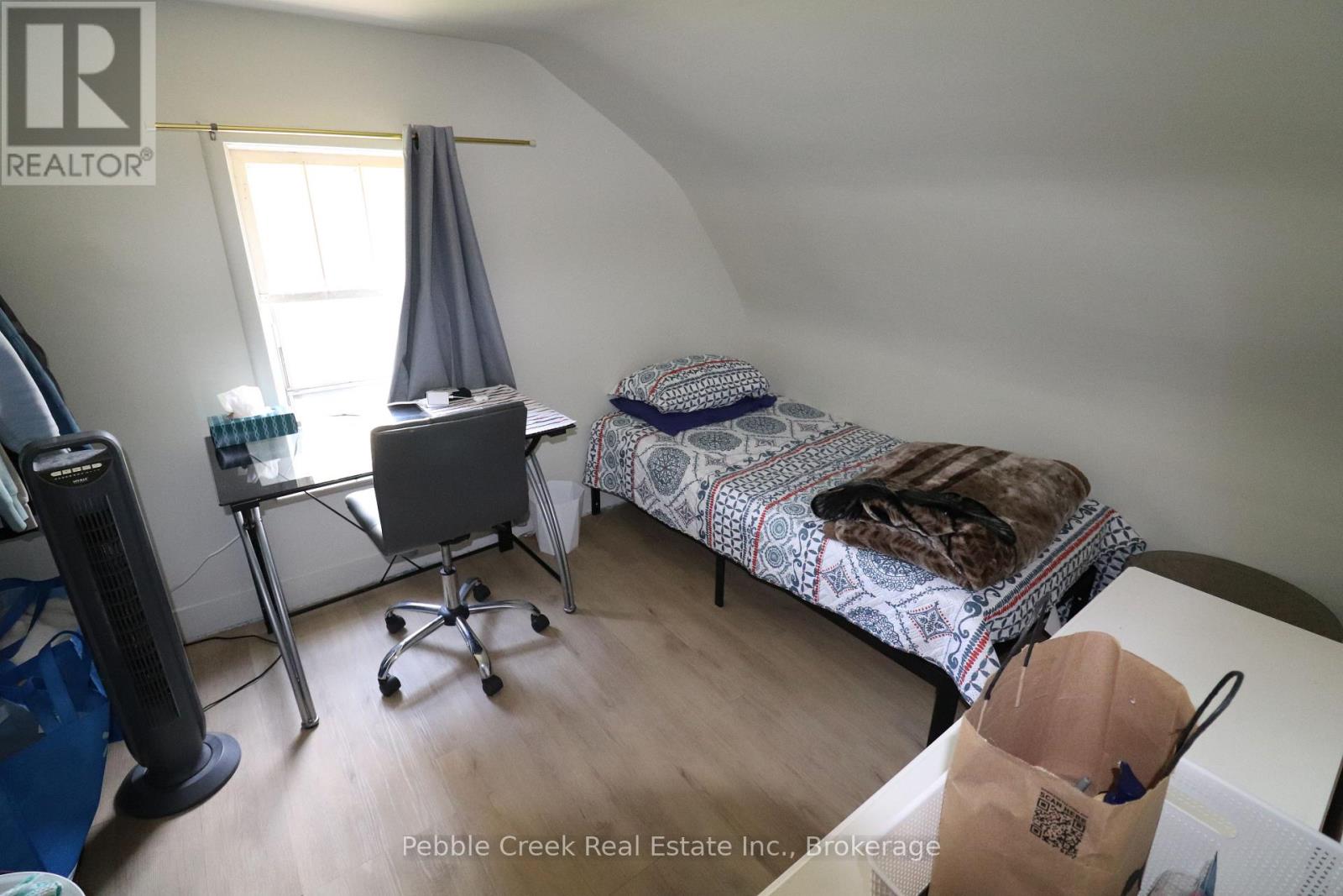 208 HINCKS STREET - 12