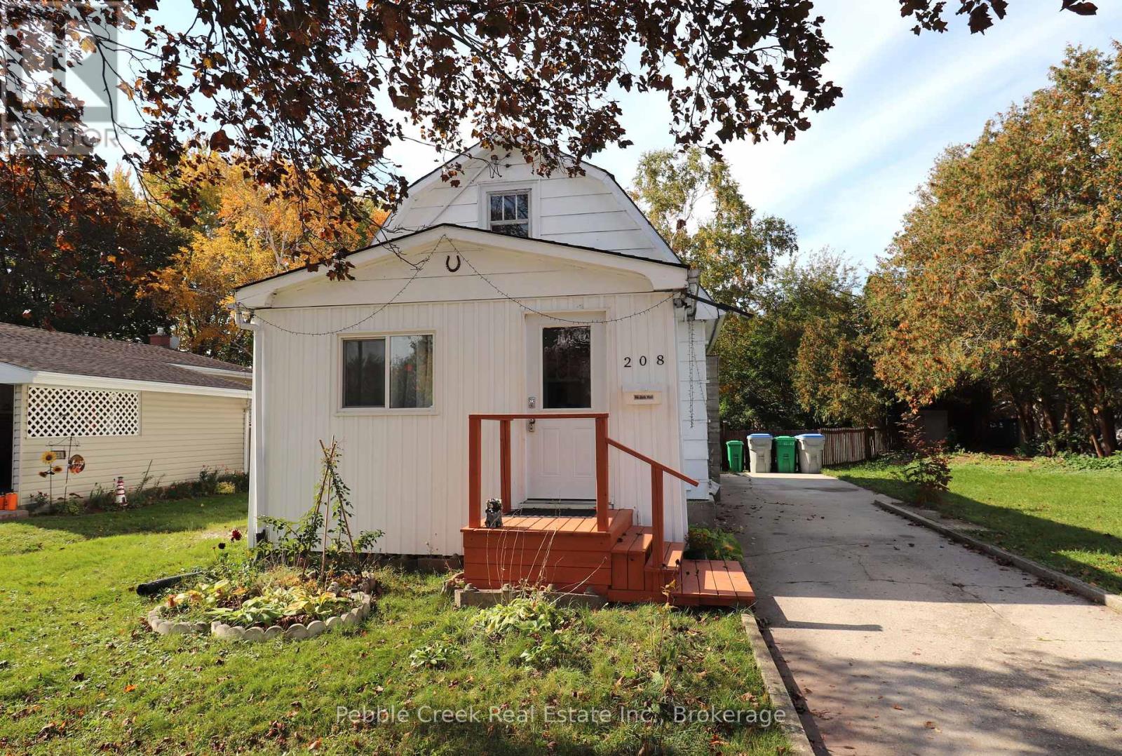 208 Hincks Street — photo 16