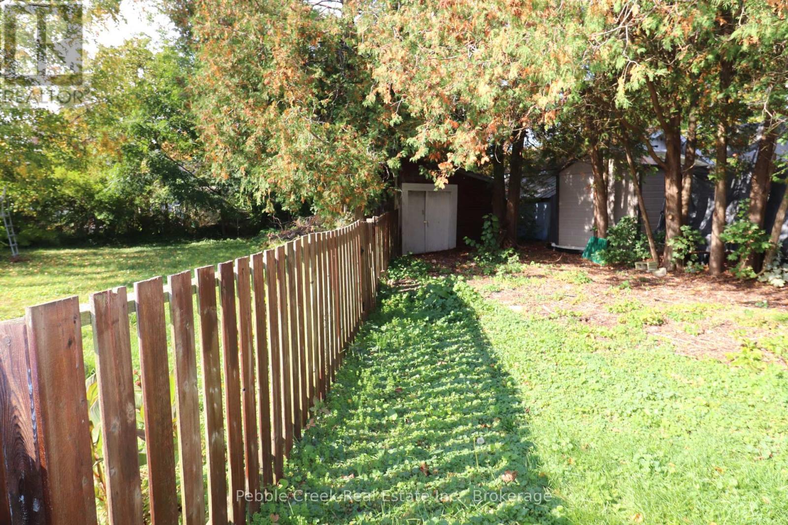 208 Hincks Street — photo 18