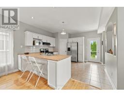 Kitchen - 37 Stoneham Street, New Tecumseth, ON L9R2E6 Photo 6