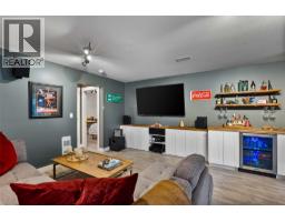 810 Woodrush Court, Kamloops, BC V2B6E6 Photo 22